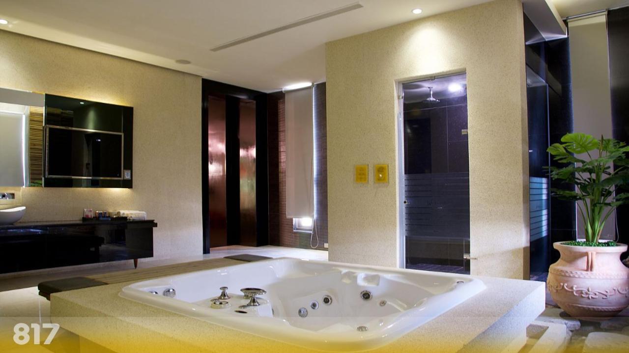 Wehome Motel Tainan Exterior foto