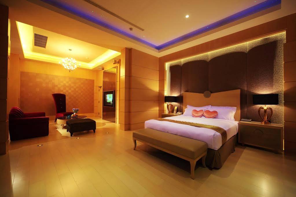 Wehome Motel Tainan Exterior foto